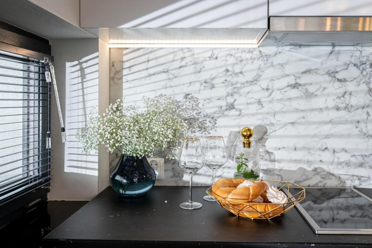 Blu Port Apartment Gaski  Ngoại thất bức ảnh
